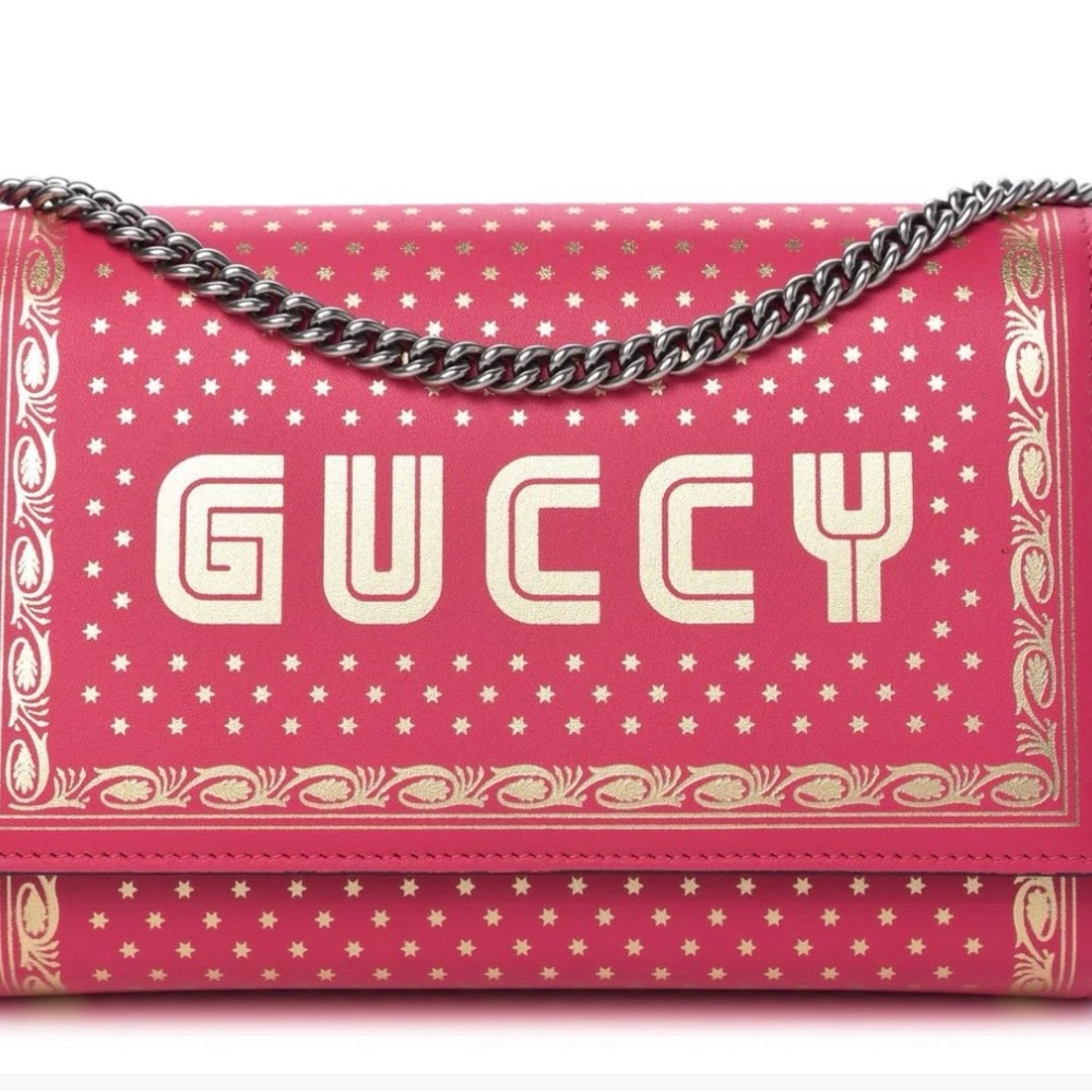 GUCCI
X SEGA Calfskin GUCCY Stars Chain
Wallet Pink Gold